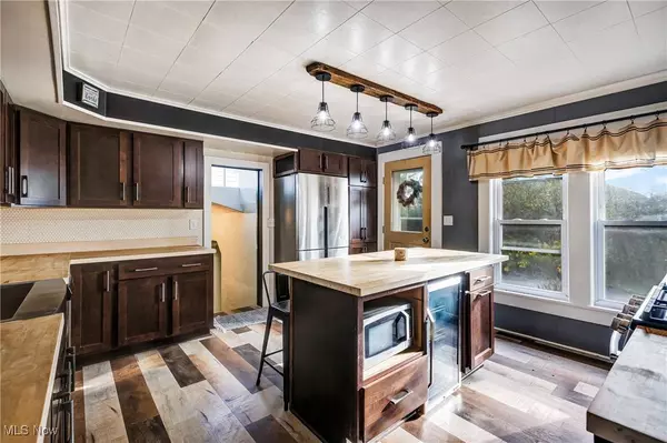 634 Bristol Champion Townline RD NE, Bristolville, OH 44402