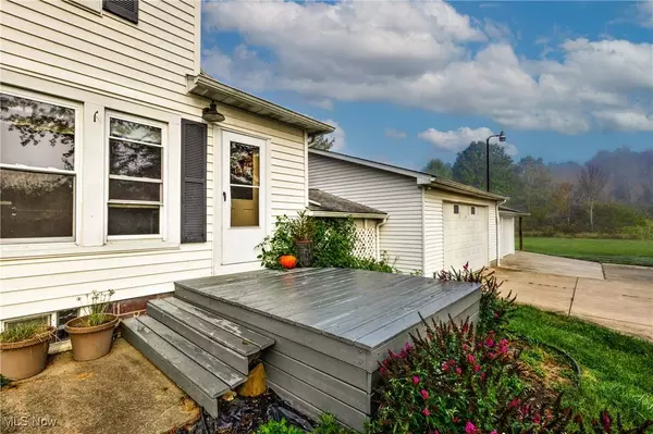 634 Bristol Champion Townline RD NE, Bristolville, OH 44402