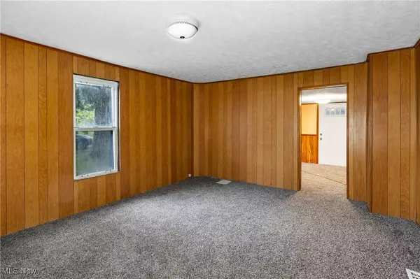 7529 State Line, Burghill, OH 44404