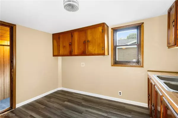 7529 State Line, Burghill, OH 44404