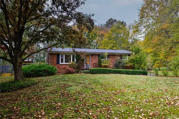 207 Orchard Terrace Dr, Wilmington Twp, PA 16142