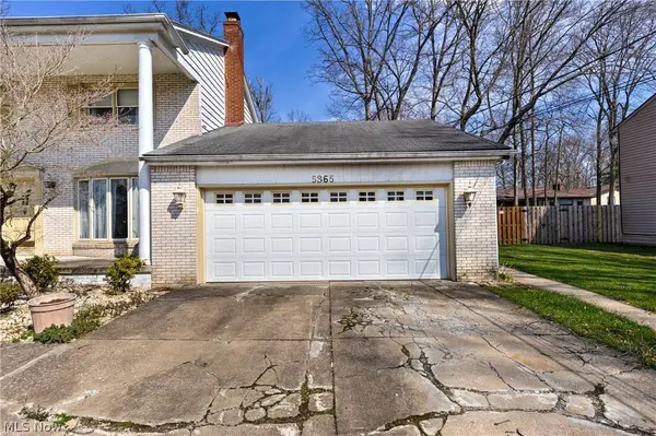 5365 Sampson DR, Girard, OH 44420