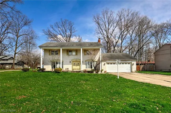 5365 Sampson DR, Girard, OH 44420
