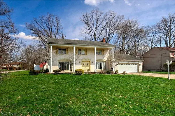 5365 Sampson DR, Girard, OH 44420