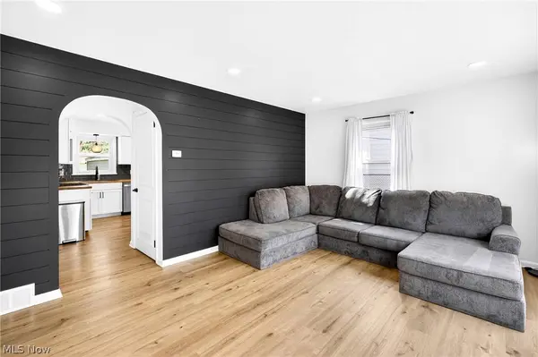 1424 Clemmens AVE NW, Warren, OH 44485