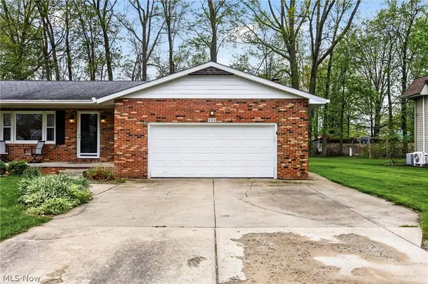 324 Old Oak DR, Cortland, OH 44410