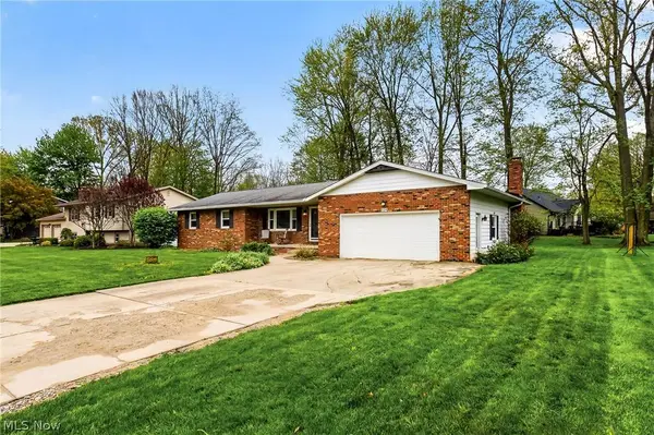 324 Old Oak DR, Cortland, OH 44410