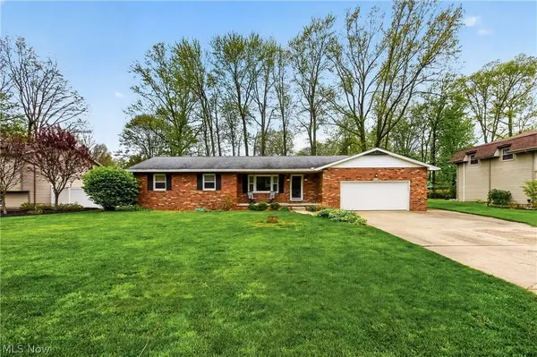 324 Old Oak DR, Cortland, OH 44410