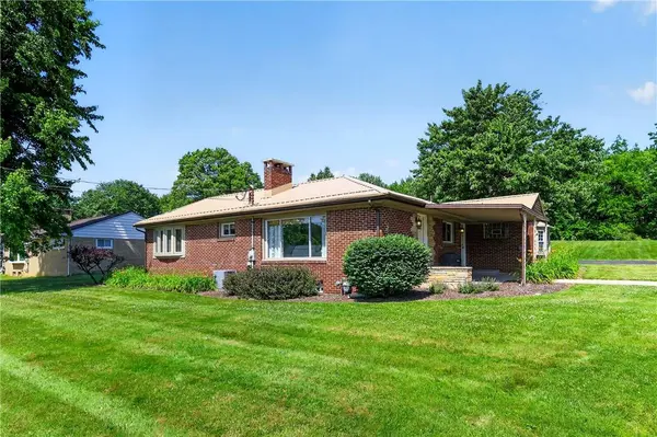 2617 S Hermitage Rd, Hermitage, PA 16148