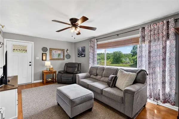 2617 S Hermitage Rd, Hermitage, PA 16148