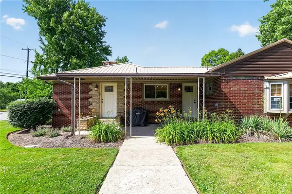 2617 S Hermitage Rd, Hermitage, PA 16148