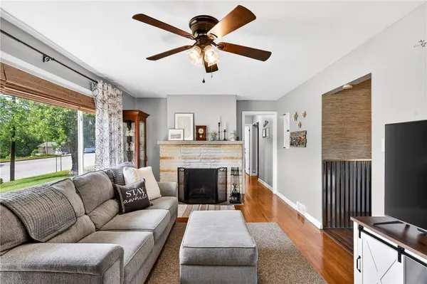 2617 S Hermitage Rd, Hermitage, PA 16148