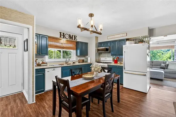 2617 S Hermitage Rd, Hermitage, PA 16148