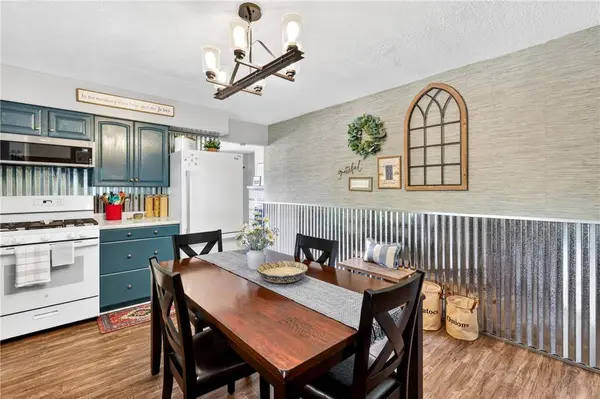 2617 S Hermitage Rd, Hermitage, PA 16148