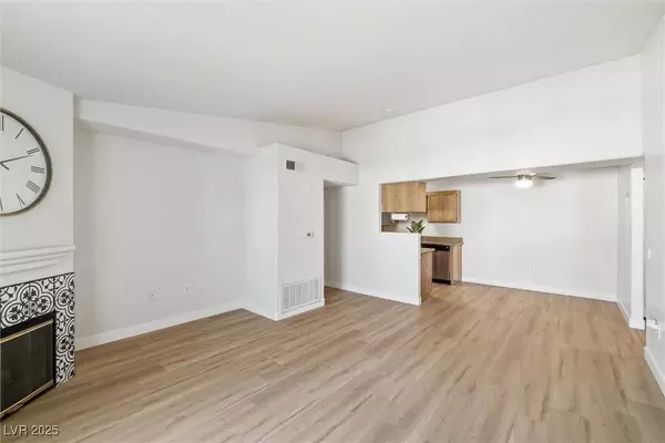 3318 N Decatur BLVD #2082, Las Vegas, NV 89130