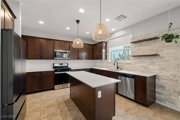 5623 Weeping Wall ST, North Las Vegas, NV 89031