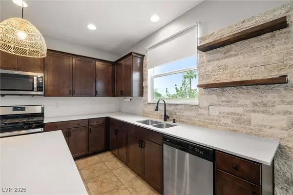 5623 Weeping Wall ST, North Las Vegas, NV 89031