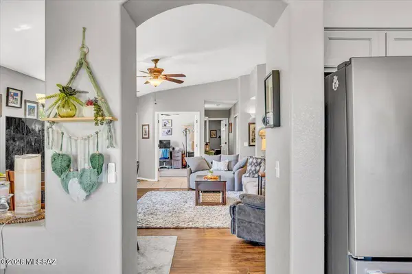 9491 E Bench Mark Loop, Tucson, AZ 85747