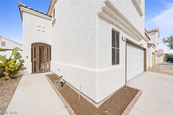 1717 Klamath Falls WAY, Las Vegas, NV 89128