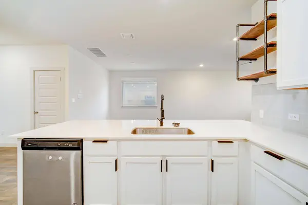 131 Big Sandy Creek DR, Hutto, TX 78634