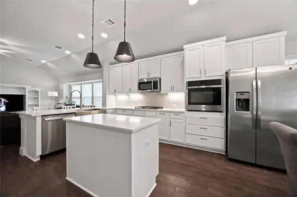 1732 Arapaho Mountain PASS, Leander, TX 78641