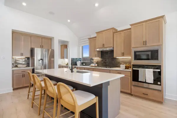 402 Raleigh DR, Georgetown, TX 78633