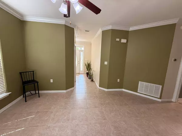 203 Beal Pkwy, Fort Walton Beach, FL 32548