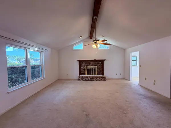 301 Dawn LN, Mary Esther, FL 32569