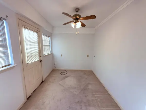 301 Dawn LN, Mary Esther, FL 32569