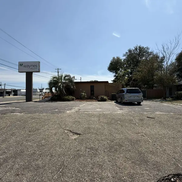 58 Beal Pkwy, Fort Walton Beach, FL 32548