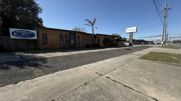 58 Beal Pkwy, Fort Walton Beach, FL 32548