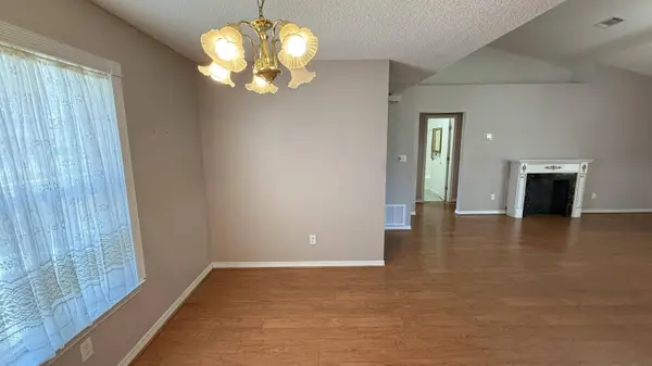 9860 Mary Anne DR, Navarre, FL 32566