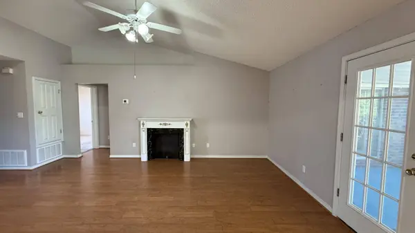 9860 Mary Anne DR, Navarre, FL 32566