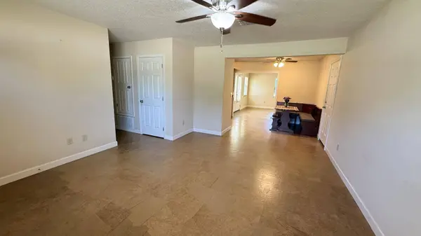 21 Mary Esther DR, Mary Esther, FL 32569