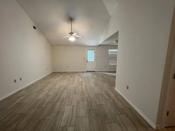 71 NW Olde Cypress CIR, Fort Walton Beach, FL 32548