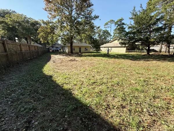 27 SE Park CIR