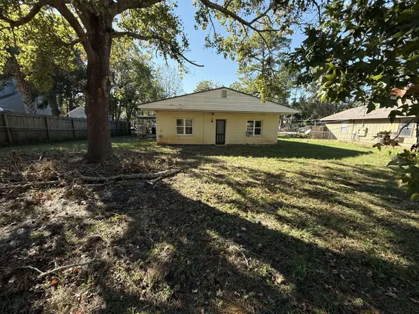 27 SE Park CIR, Fort Walton Beach, FL 32548