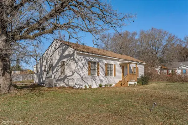 101 N Walnut Street, Vivian, LA 71082