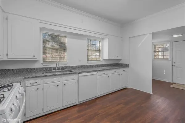 101 N Walnut Street, Vivian, LA 71082