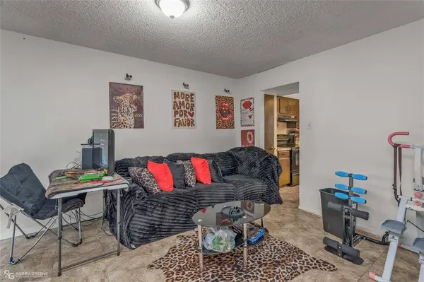 748 Highland Square Drive, Shreveport, LA 71107