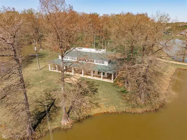 5705 Lake Side Drive Drive, Bossier City, LA 71111