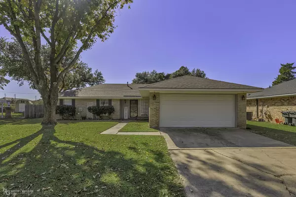 5326 Foxglove Dr, Bossier City, LA 71112-4912