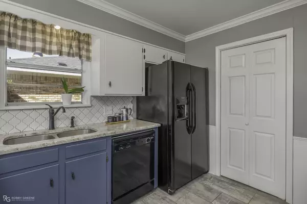 5326 Foxglove Dr, Bossier City, LA 71112-4912