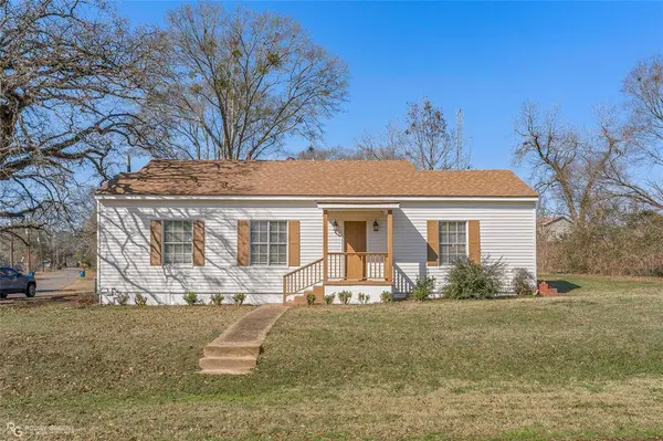 101 N Walnut Street, Vivian, LA 71082