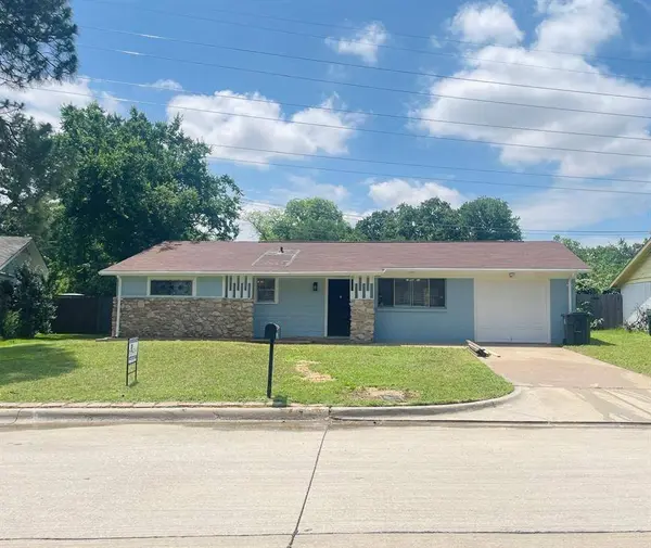 1905 Brookview Drive, Arlington, TX 76010