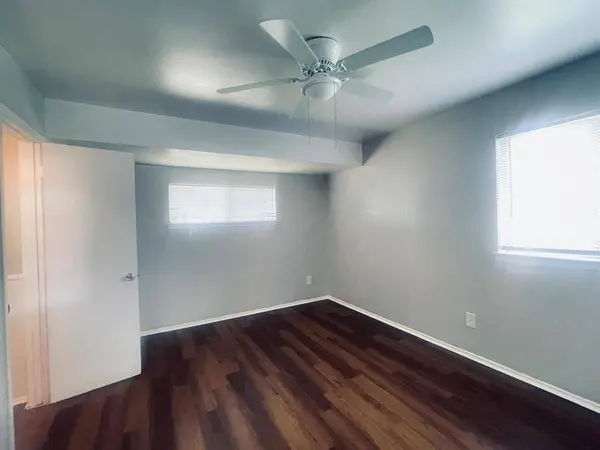 1905 Brookview Drive, Arlington, TX 76010