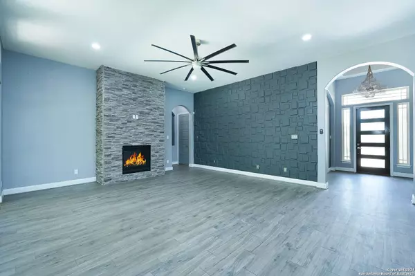 24342 MATEO RDG, San Antonio, TX 78261-4503