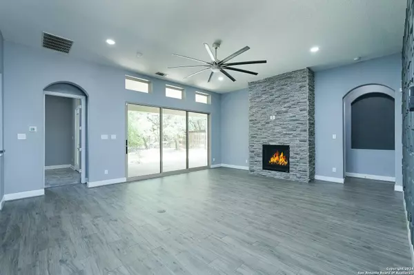 24342 MATEO RDG, San Antonio, TX 78261-4503