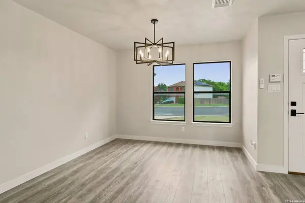 8027 Walnut Bank, San Antonio, TX 78254