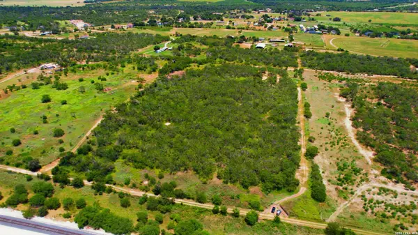 569 Gutierrez Ln Lot 4, Floresville, TX 78114